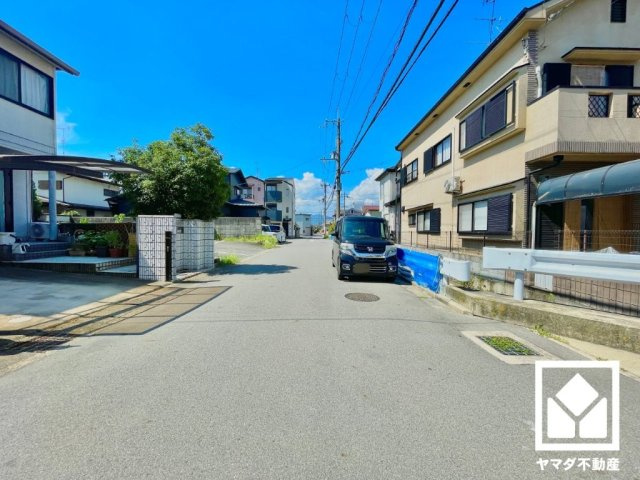 伏見区羽束師鴨川町の前面道路含む現地写真