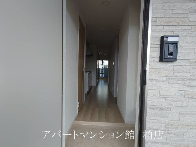 ソルス・おおたかの玄関