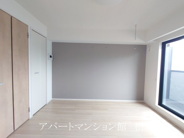 ソルス・おおたかの洋室