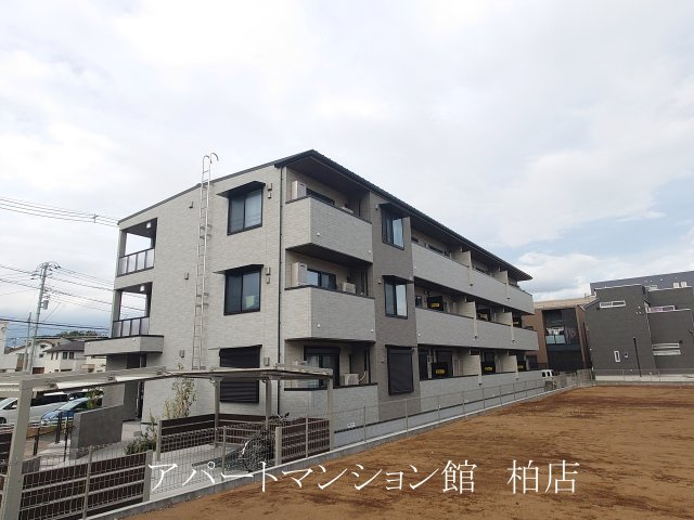 ソルス・おおたかの外観