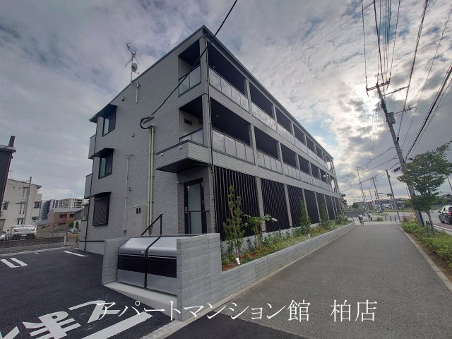ソルス・おおたかの外観