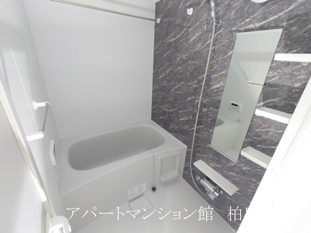 ソルス・おおたかの浴室