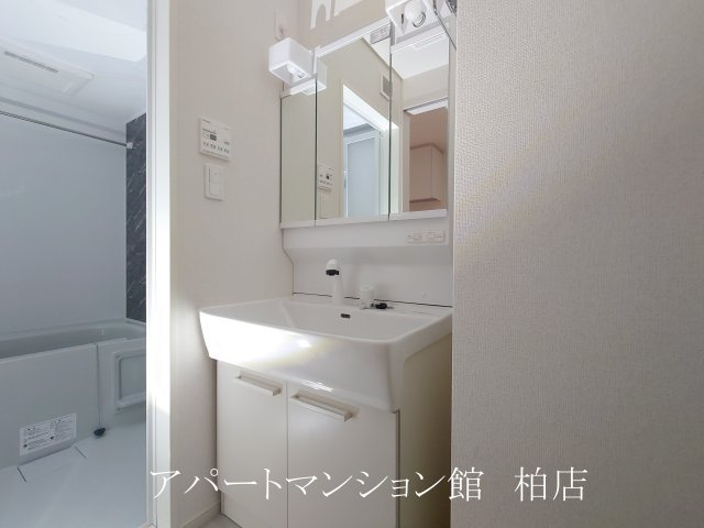 ソルス・おおたかの独立洗面台