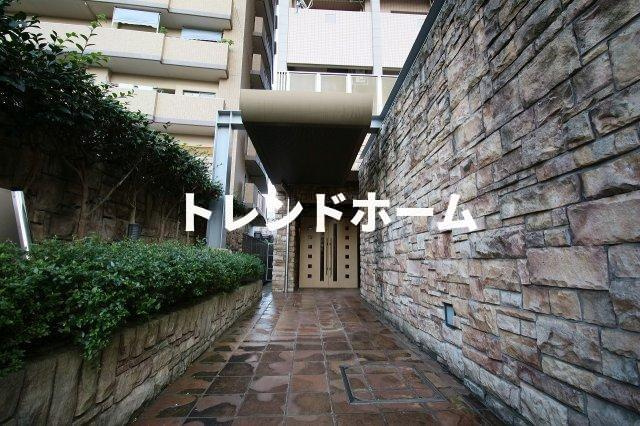 エステムコート梅田茶屋町デュアルスペースのエントランス|選べる家電プランあり！！