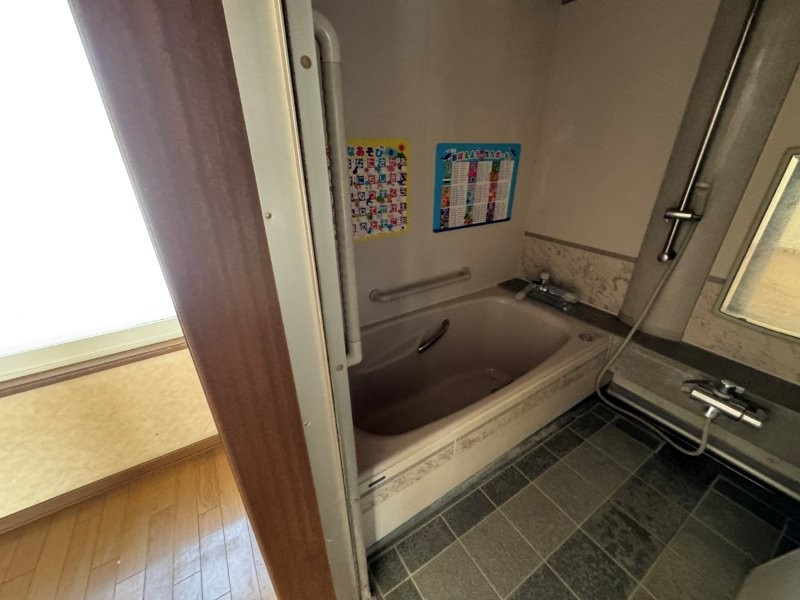 標茶町チャンベツ　売家の浴室|ユニットバスです。