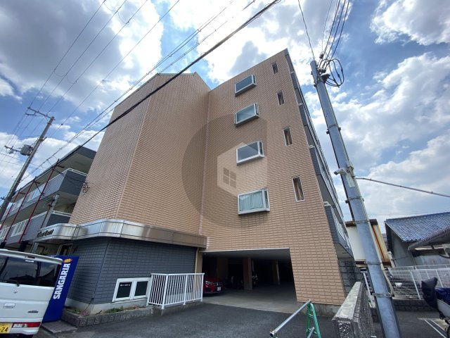 フォーレストコートA棟の外観