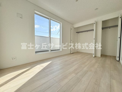 【寝室】 | 静岡市清水区蜂ヶ谷 5期 新築一戸建て 3号棟 | 落ち着いて過ごせる寝室です