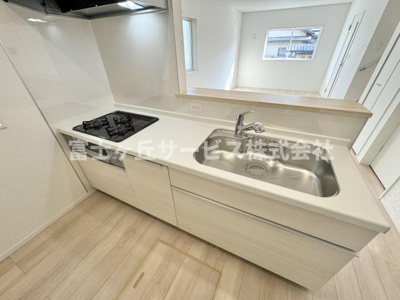 【キッチン】 | 静岡市清水区蜂ヶ谷 5期 新築一戸建て 3号棟 | 広々としていてお料理がしやすいキッチンです