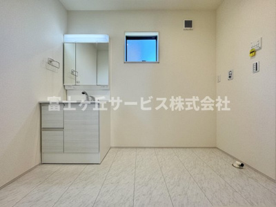 【脱衣所】 | 焼津市利右衛門 3期 新築一戸建て 2号棟 | 脱衣場です