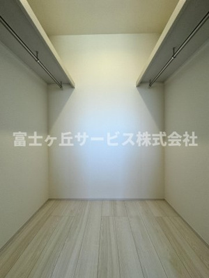 【収納】 | 焼津市利右衛門 3期 新築一戸建て 2号棟 | 収納豊富なウォークインクローゼット