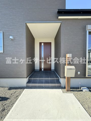 【エントランス】 | 焼津市利右衛門 3期 新築一戸建て 2号棟 | エントランスです