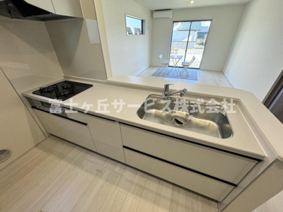 【キッチン】 | 焼津市利右衛門 3期 新築一戸建て 2号棟 | 広々としていてお料理がしやすいキッチンです