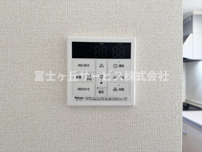 【発電・温水設備】 | 焼津市利右衛門 3期 新築一戸建て 3号棟 | リビングからも操作ができて便利です