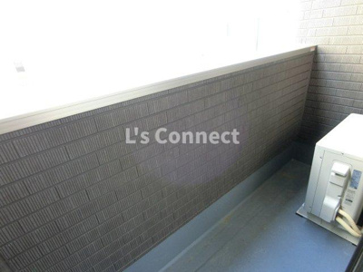 【バルコニー】 | N.Crest | 晴れた日には洗濯物もたくさん干せます。