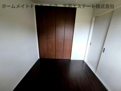 【収納】 | Casa Domani(カーサ ドマーニ） | リビングと洋室の間仕切りを閉めたとき