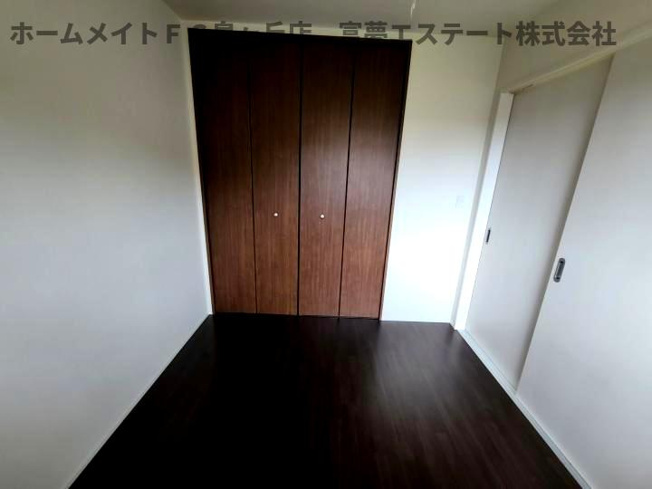 【収納】 | Casa Domani(カーサ ドマーニ） | リビングと洋室の間仕切りを閉めたとき