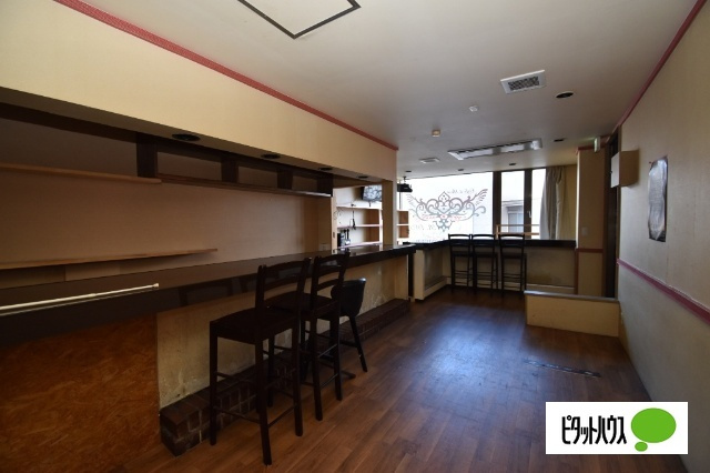 高野ビルの内装