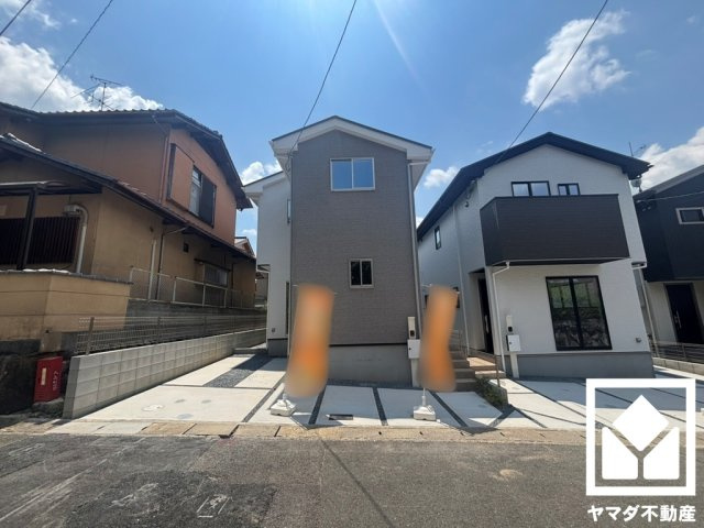 伏見区醍醐大高町　1期　2号棟の前面道路含む現地写真