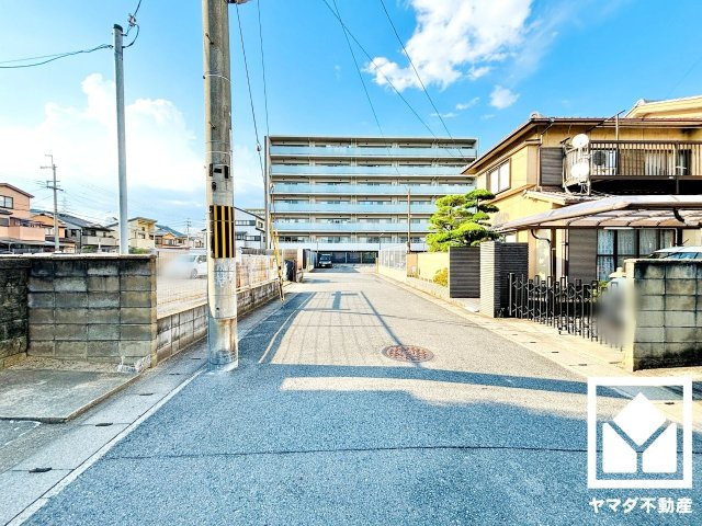 伏見区川東町の前面道路含む現地写真