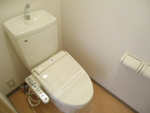 メゾン・ルミナスⅠのトイレ|シャワー付トイレ