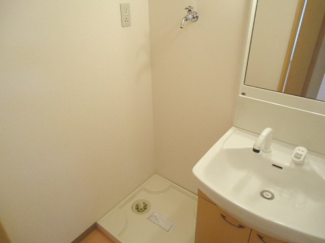 メゾン・ルミナスⅠのその他|洗濯機置場