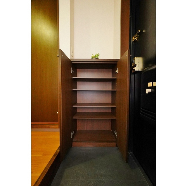 岐阜市加納安良町のアパートの設備|シューズボックス