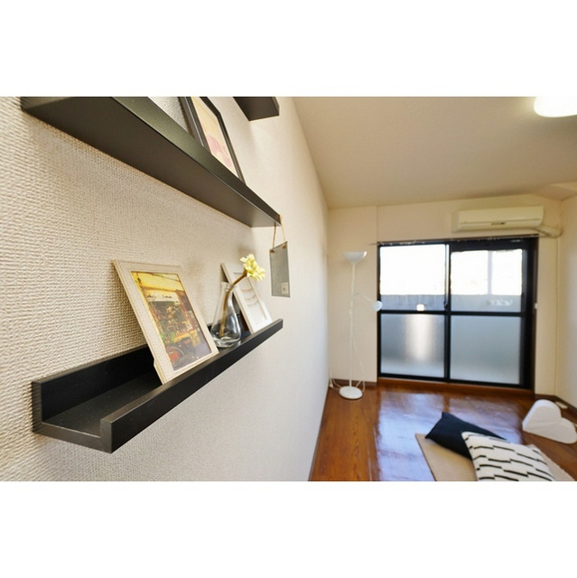 岐阜市加納安良町のアパートの居間・リビング|洋室　８帖