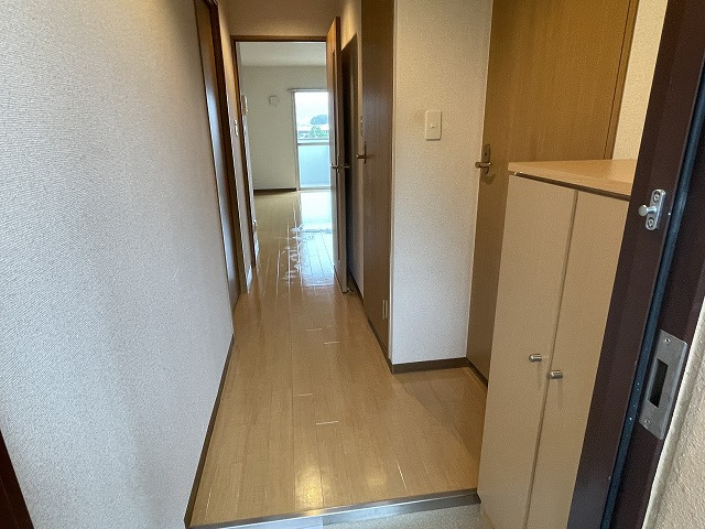 【玄関】 | リバーサイドヒルズ | 玄関です（同棟別室施工例）