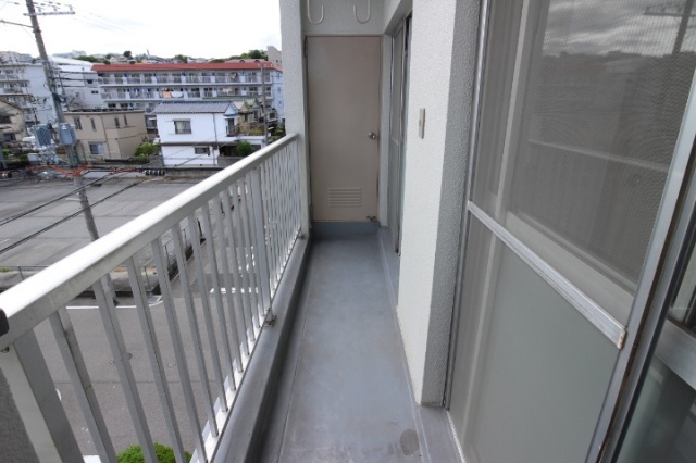 垂水農住団地７号棟のバルコニー