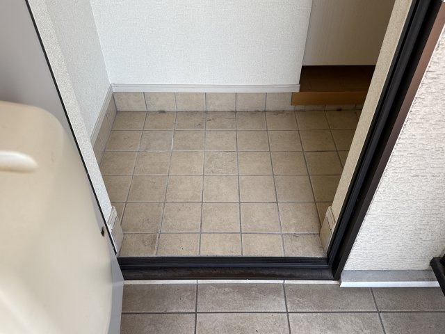 フィオーレ西庄Ｂの玄関