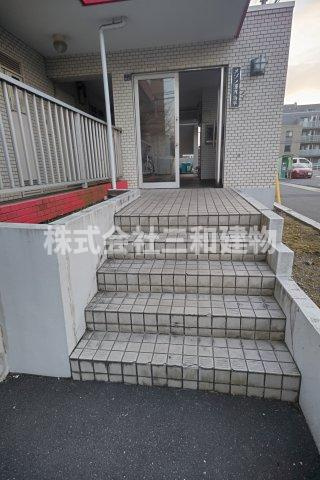 メゾン西高島平のエントランス