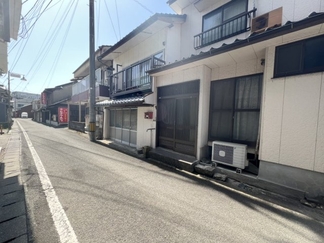 日奈久東町戸建ての前面道路含む現地写真