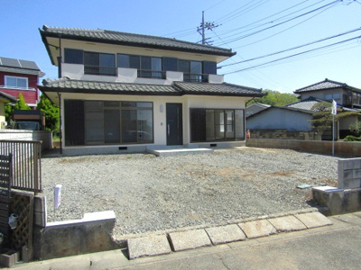 【駐車場】 | 【再生住宅】甲斐市団子新居 | 駐車場です