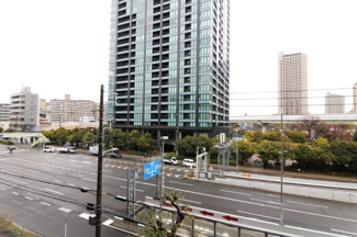 【外観】 | 東側は広い道路があるので採光良好です♪