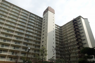 【外観】 | 天満駅徒歩4分！生活環境良好な立地にある大規模マンションです。