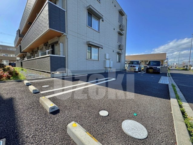 grandir lakeの駐車場