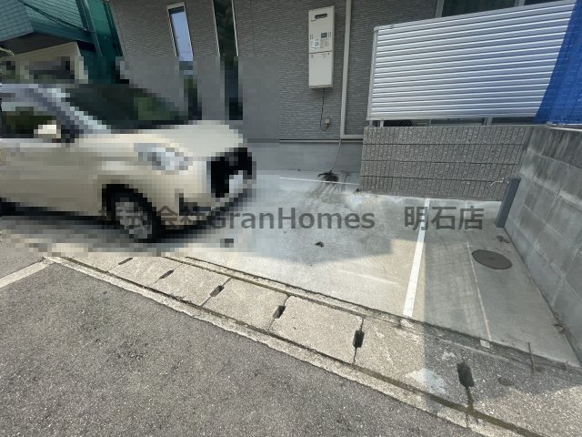 クレリア神戸の駐車場