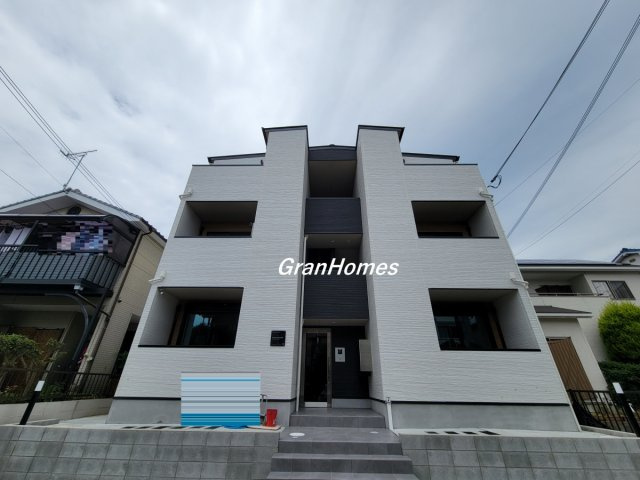 CRASTINE魚住町の外観
