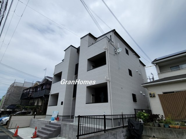 CRASTINE魚住町の外観