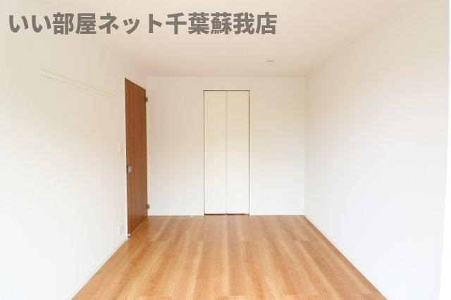 フルールの寝室|落ち着いた色調の寝室です