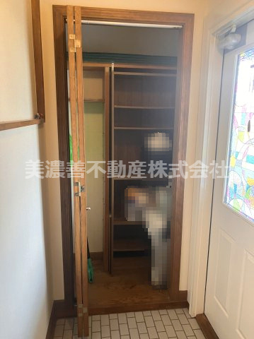 ６５１９３　岐阜市川部中古戸建ての収納
