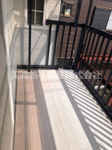 ６５１９３　岐阜市川部中古戸建てのバルコニー