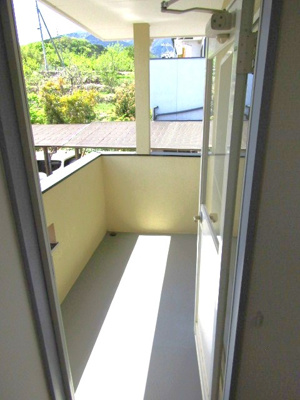 【バルコニー】 | 【再生住宅】南アルプス市山寺 | 陽当たり良好なバルコニーです