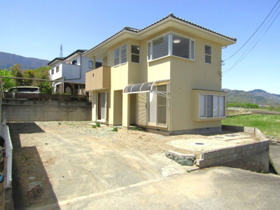 【駐車場】 | 【再生住宅】南アルプス市山寺 | 駐車場の用意があります