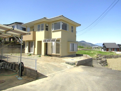 【庭】 | 【再生住宅】南アルプス市山寺 | お庭で自由な時間を過ごせます