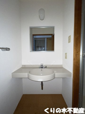 【洗面所】 | ラ・コーベルⅡ | 脱衣スペースもあります