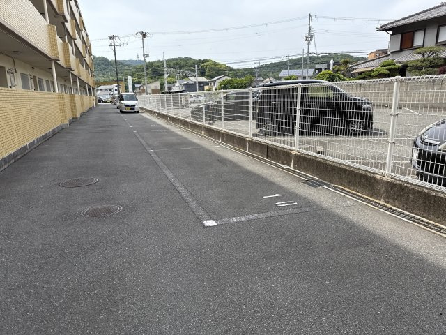 ラブリー姫路英賀保の駐車場