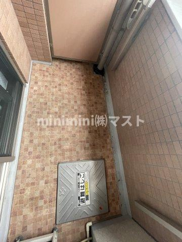 大阪市天王寺区上本町９丁目の賃貸マンションのバルコニー|別号室参考写真
