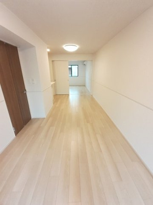 【居間・リビング】 | クレスト／／タウン　Ⅱ | ゆったり過ごせる居間です