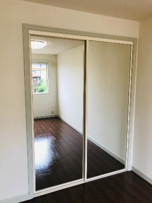 【洋室】 | プレサス・ガーデン | クローゼット